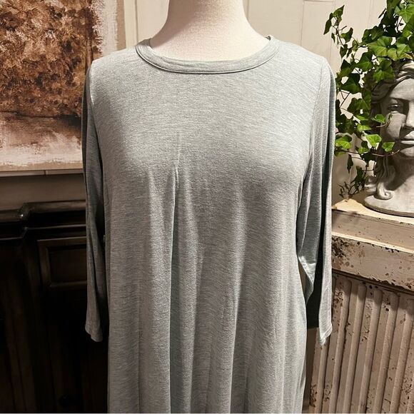 Kim & Cami Top Pastel Green Long Sleeves Back lined with Buttons size 1X - Picture 3 of 12